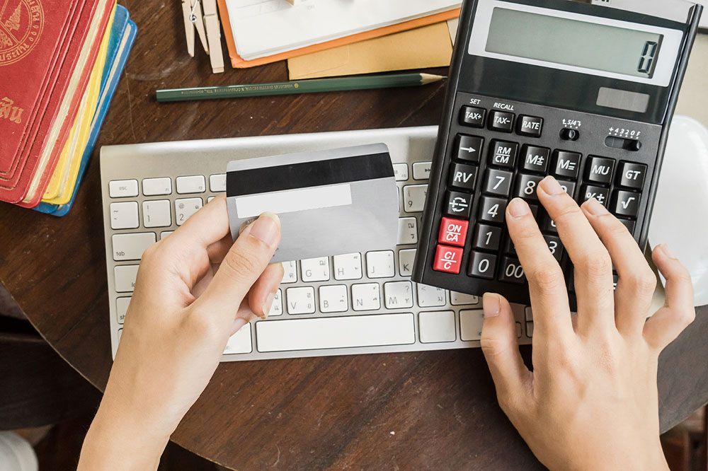 Easy ways to pay off credit card debt