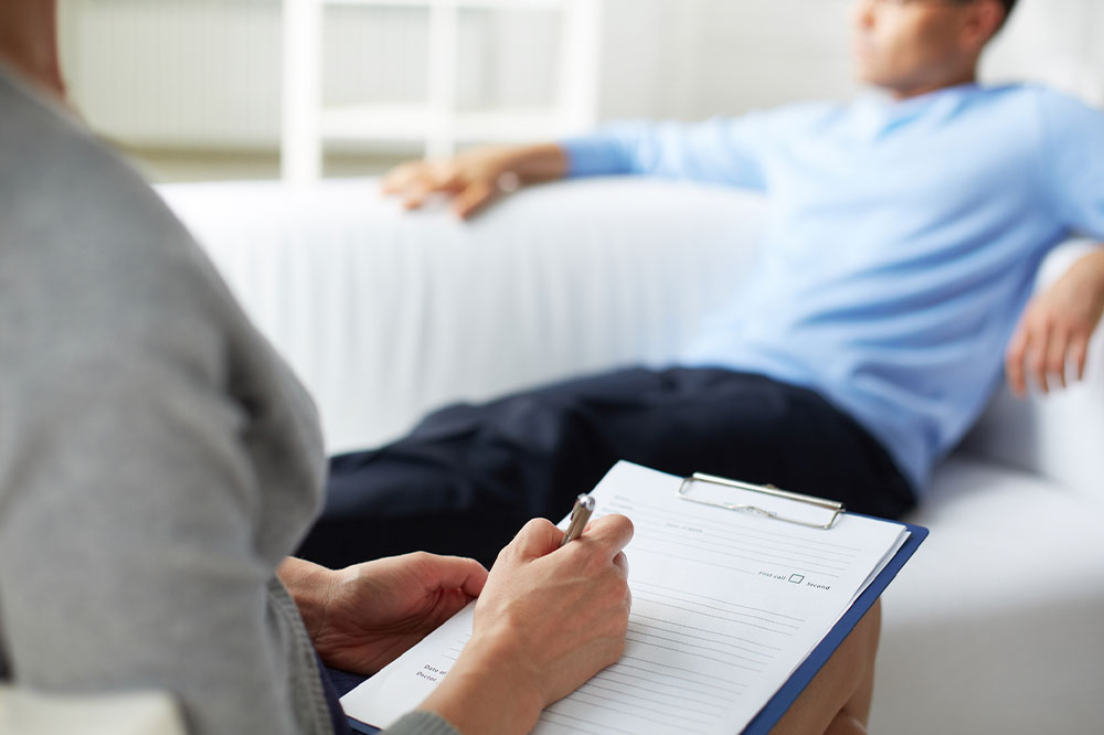 Understanding the difference between a psychiatrist and psychologist