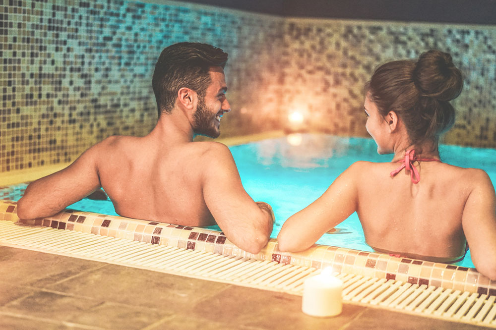 3 reasons to invest in a swimming pool and a spa