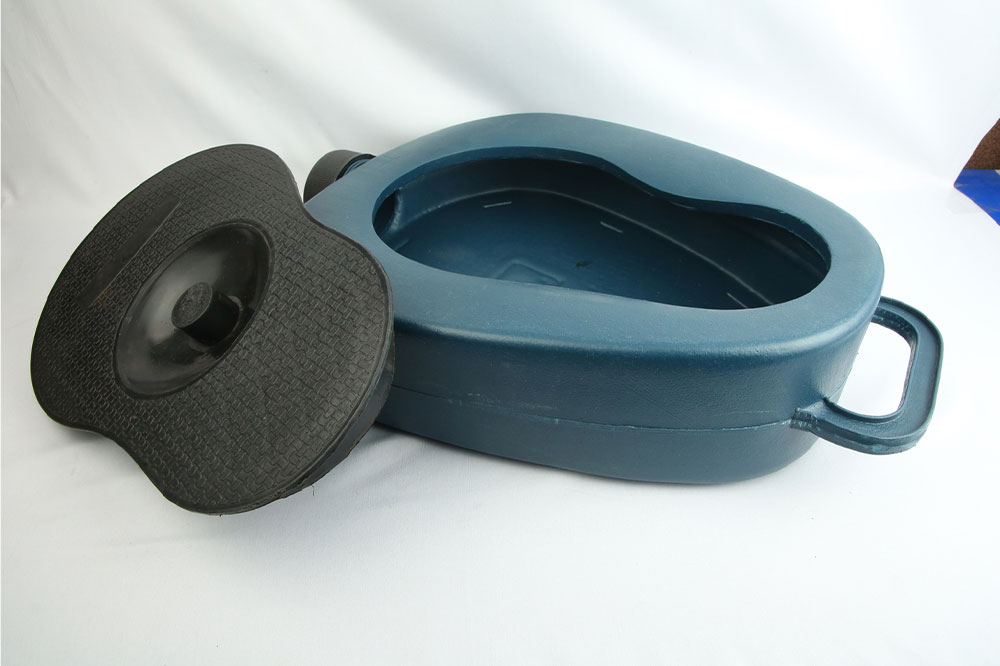 Bedpans – Types, uses, and alternatives