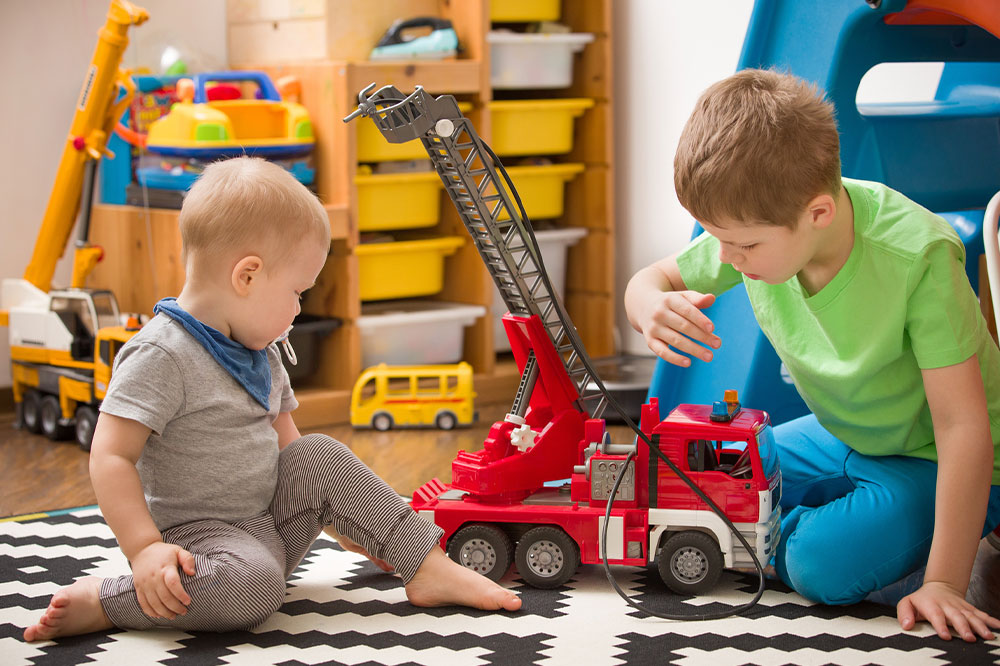 Types of toys and tips to choose the right ones for kids
