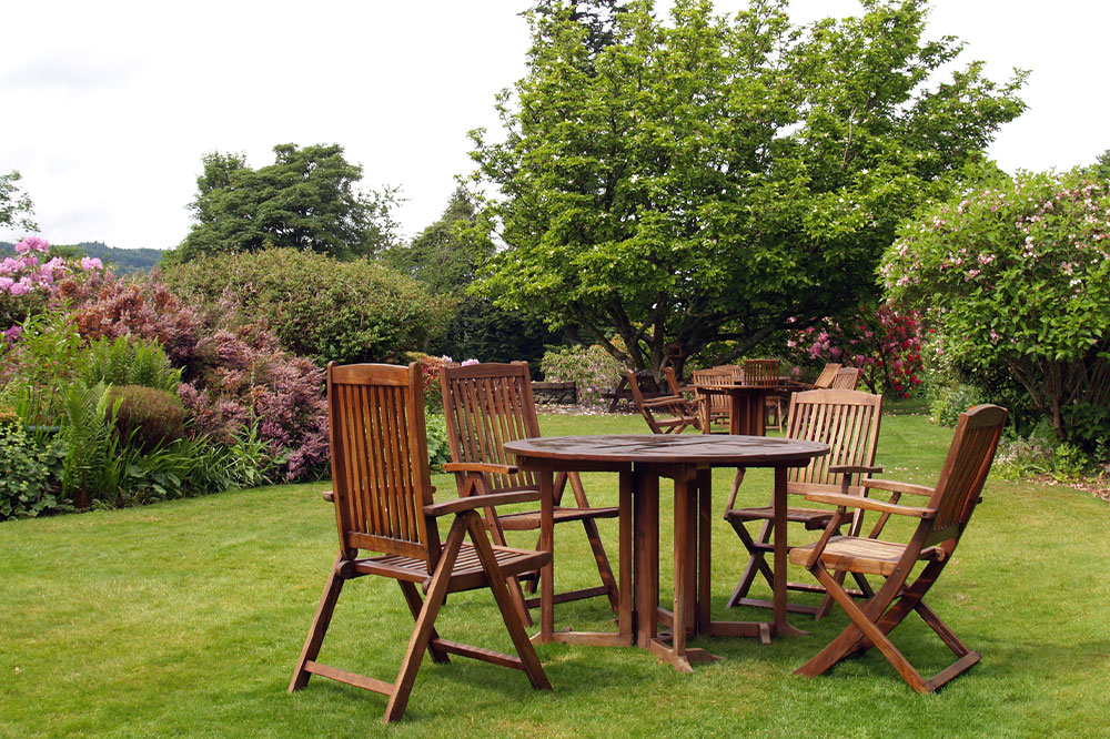 10 types of outdoor furniture for your garden