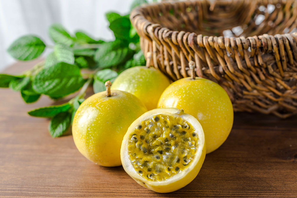 Health benefits of passion fruit and how to use it in different recipes