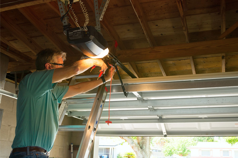 5 signs of a faulty garage door