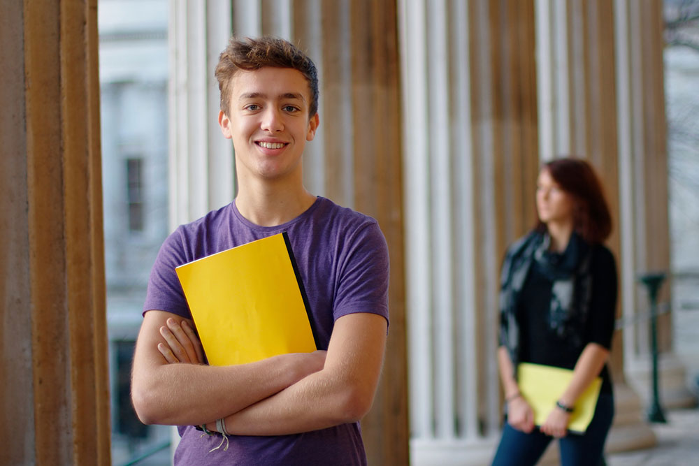 A guide to applying for high school internship programs